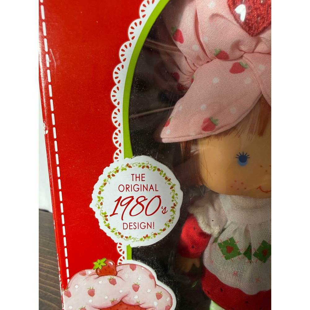 Strawberry Shortcake Classic Doll 1980s Retro Design Basic Fun Scented New 2021 - Picture 2 of 11